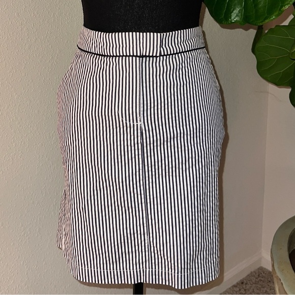 Tommy Hilfiger Women’s White Blue Striped 100% Cotton Unlined Skirt NWOT - Picture 1 of 14